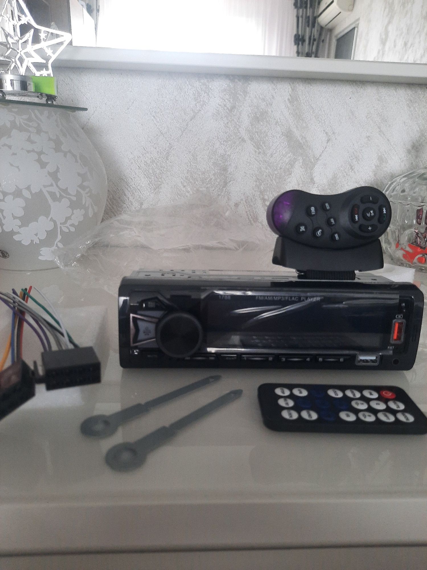 Radio casetofon auto wireless mp3 cu Bluetooth și Comandă volan