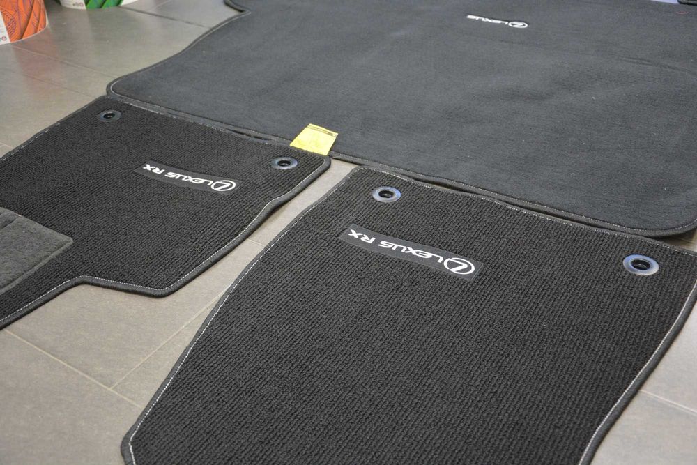 Оригинални стелки за Lexus