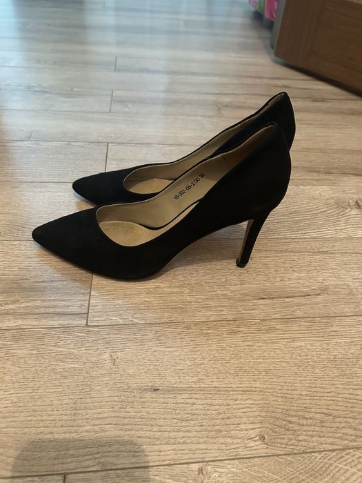 Продам туфли в отличном состоянии замшевые производиво Турция