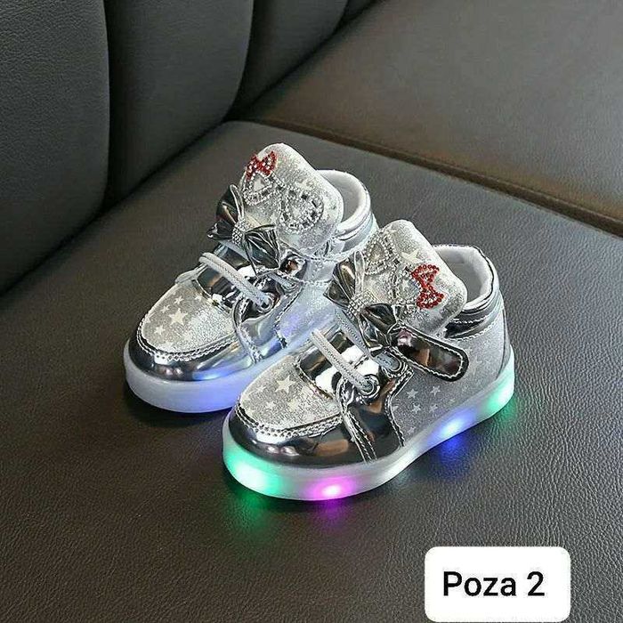 Adidasi usori si comozi pentru copi cu luminițe