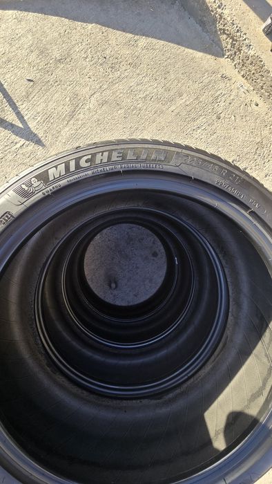 225/45/R21 Michelin