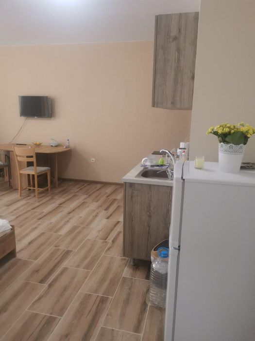 Дава се под наем Едностаен апартамент в Пловдив, Остромила - 50 кв.м за 310 € - Снимка #2