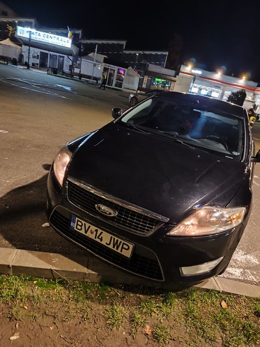 Vând Ford Mondeo