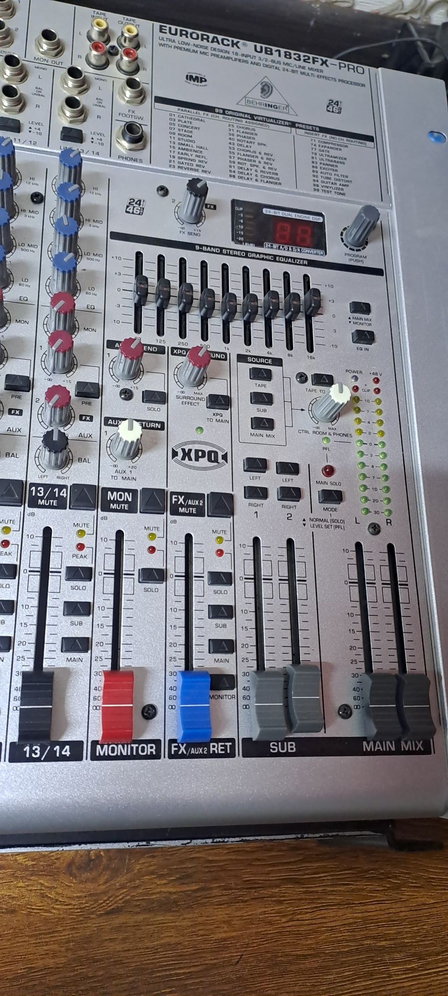 Behringer 1832-pro.mecci 2500.