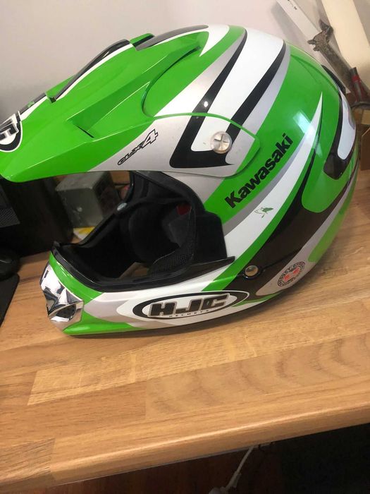 cască moto off-road marca HJC, ediție specială Kawasaki Team Green