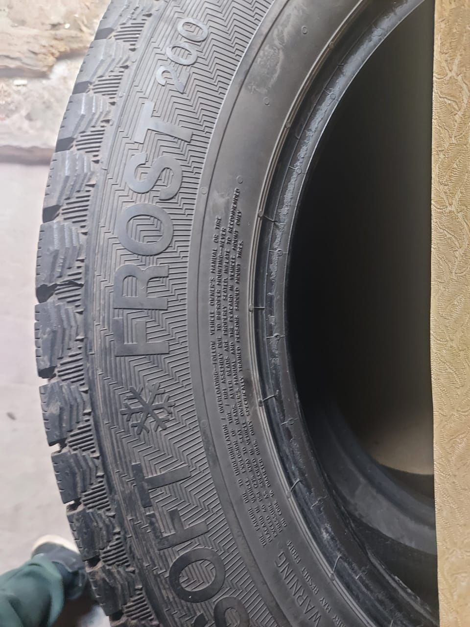 Резина гиславет почти новая 215/60 R16