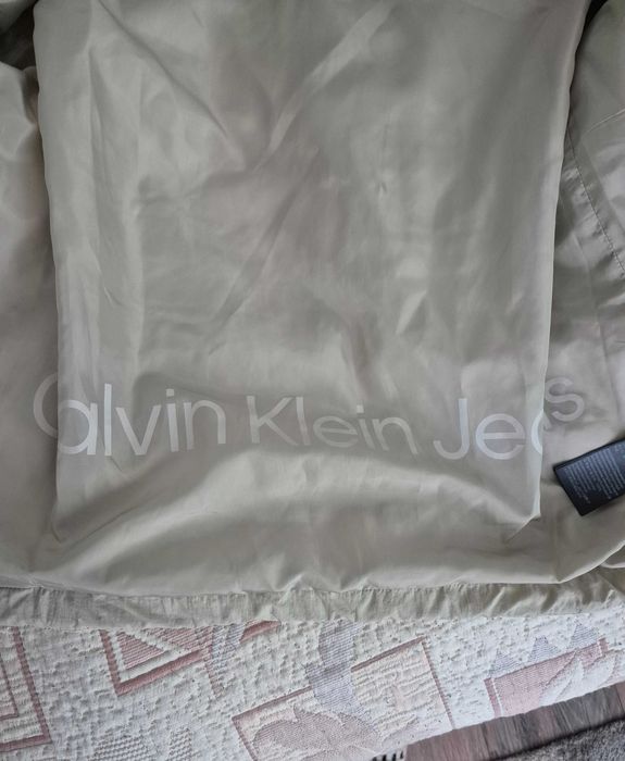 Яке Calvin Klein