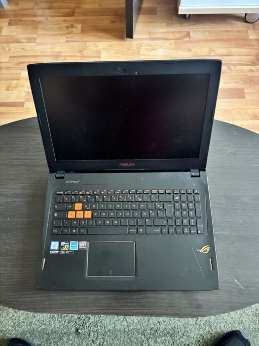 Asus ROG/Strix G502V defect pentru piese. i7-7 th gen. GTX 1070