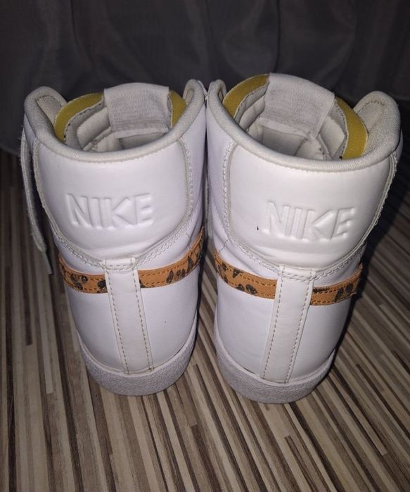 Adidași piele Nike Blazer Mid'77 mărime 43 (uk8,5)