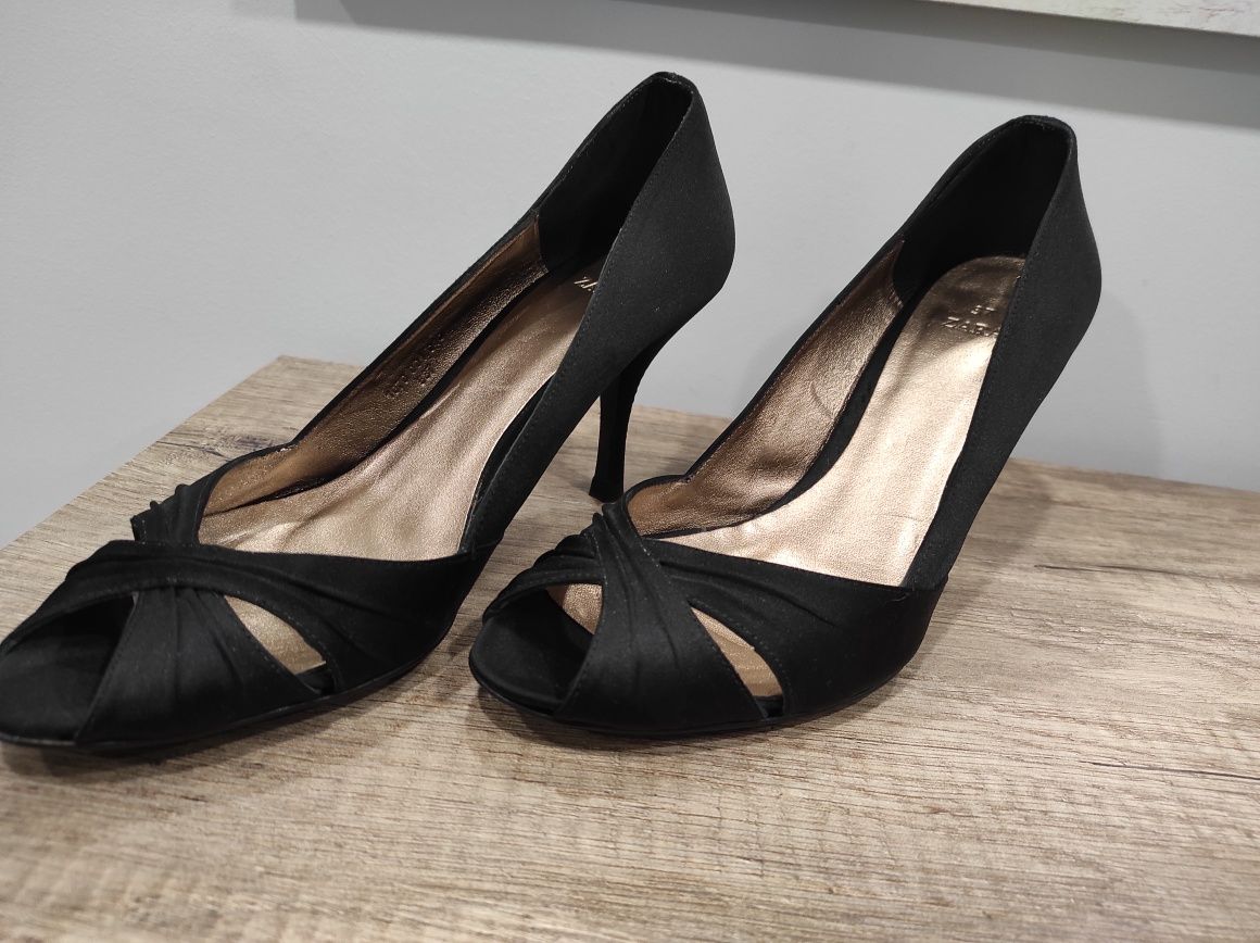 Официални черни дамски обувки ZARA с нисък тънък ток