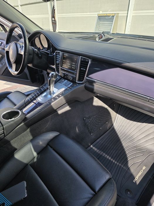Vand Porsche Panamera S Hybrid cu putini kilometri si ingrijita