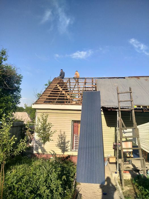 Ремонт крыши. Ремонт кровли. Снегозадержатели. Желоба. Протечки. Течи.