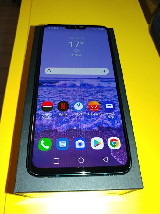 Lg V40 Thinq- 128 GB, display P-OLED, ca NOU!