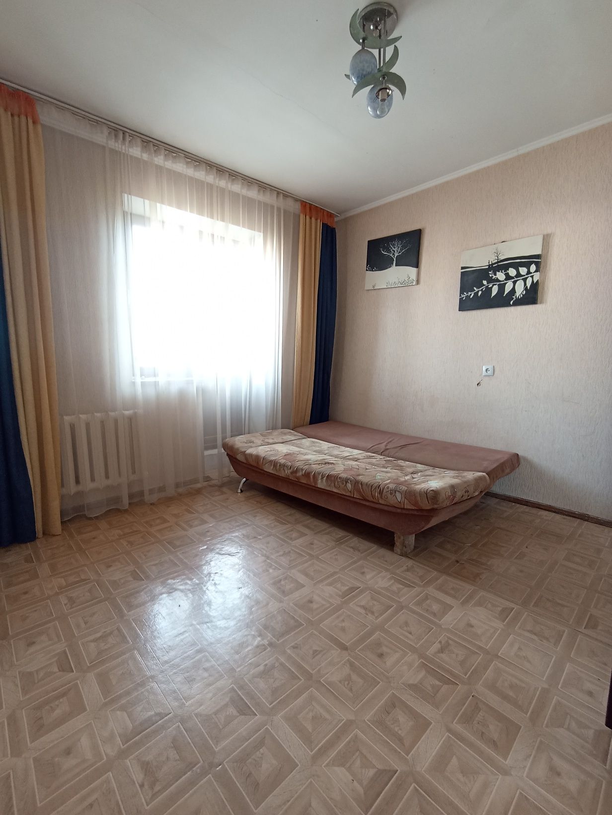 3х-комн кв Толе би 116, 4 эт, кирпичн