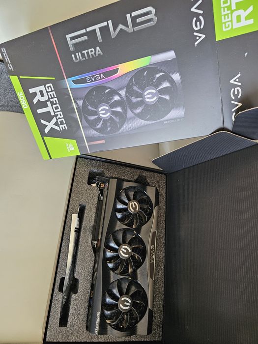 Видеокарта EVGA RTX3090 ;  по добра от оригинала