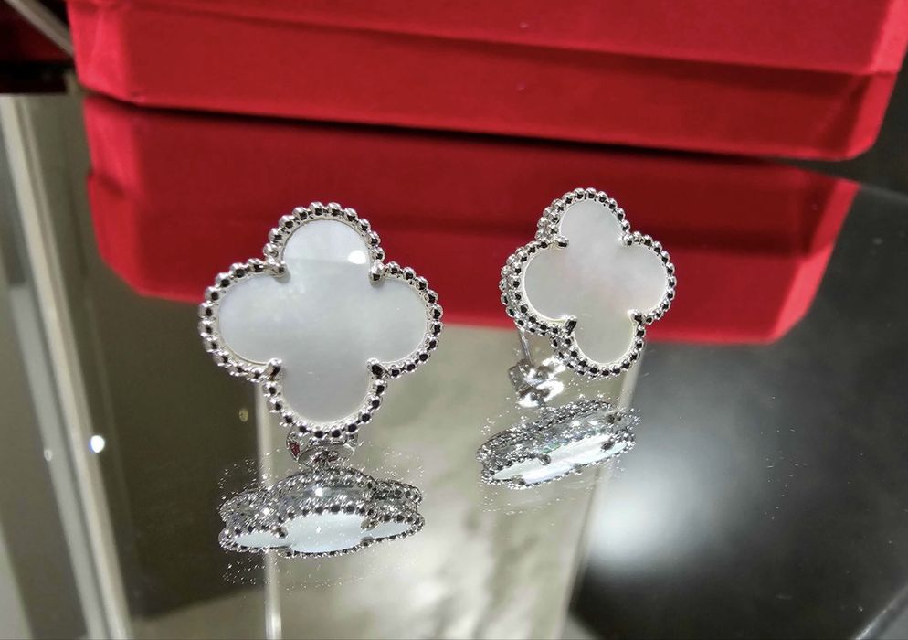 Van Cleef & Arpels VCA Silver Mother of Pearl Alhambra Дамски Обеци