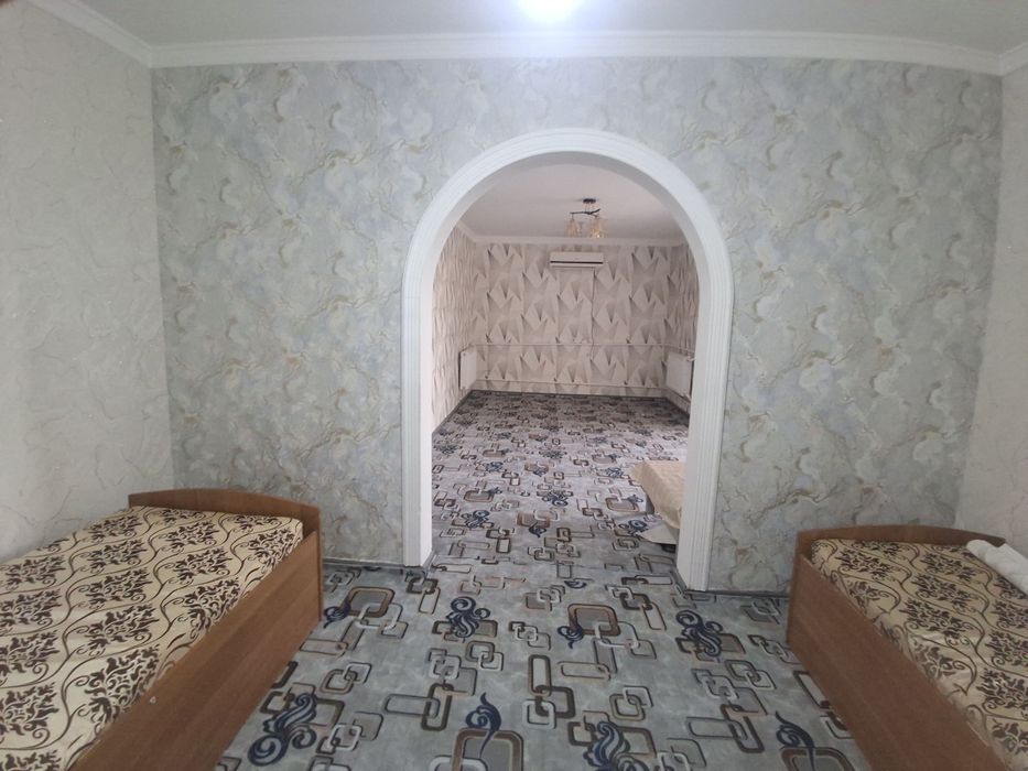 Калеенский Массив. Осиё маркет худудида 2 хонали квартира ижара