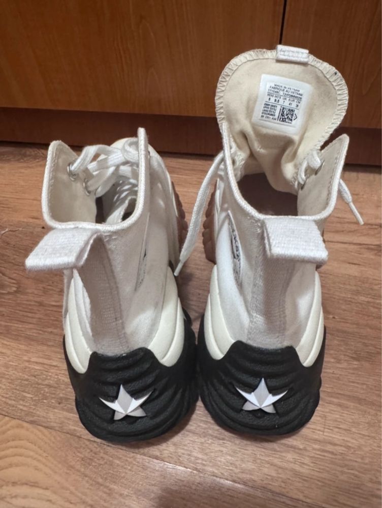 Converse run star motion