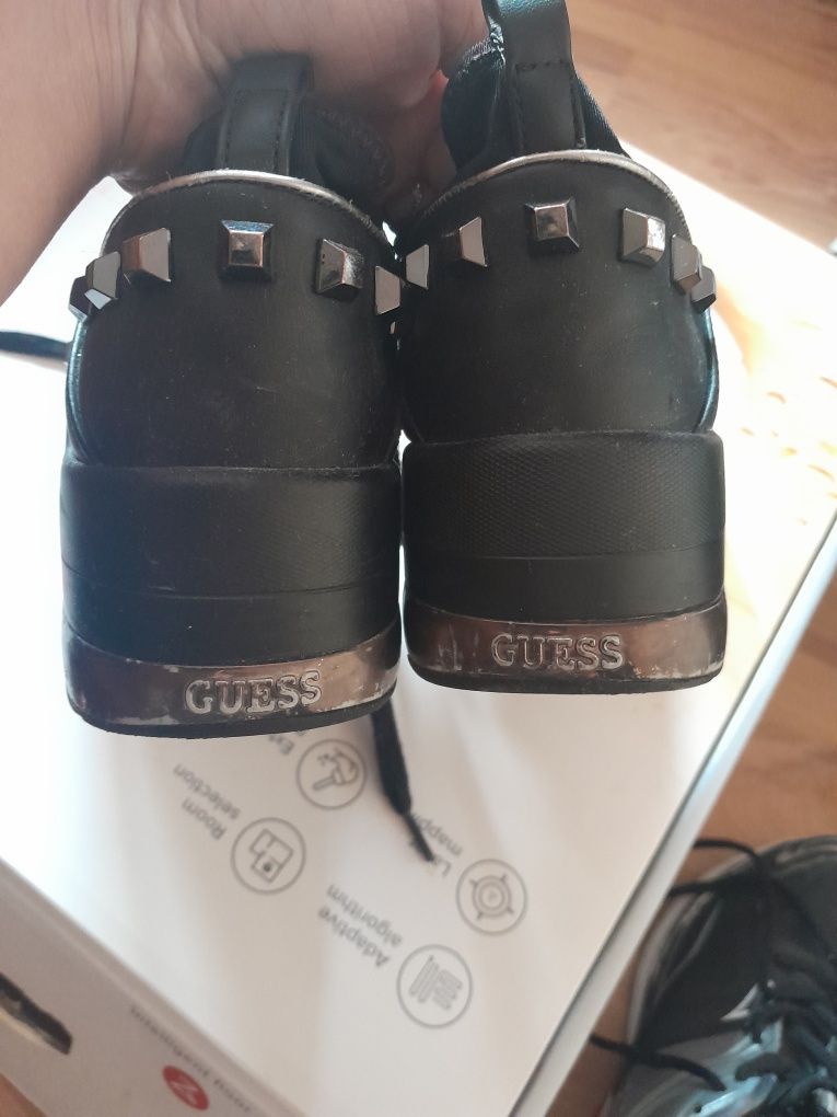 Обувки Guess и други,всички за 50лв