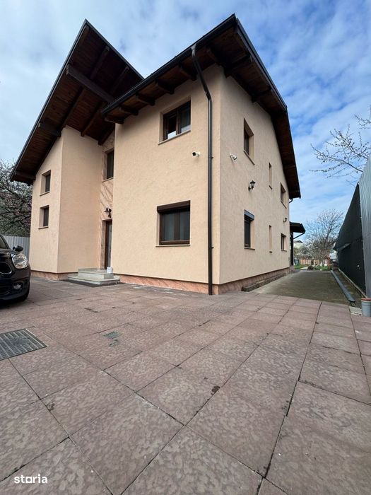 Vand Casa langa Sediul Dedeman { spital , tic tac , centru }