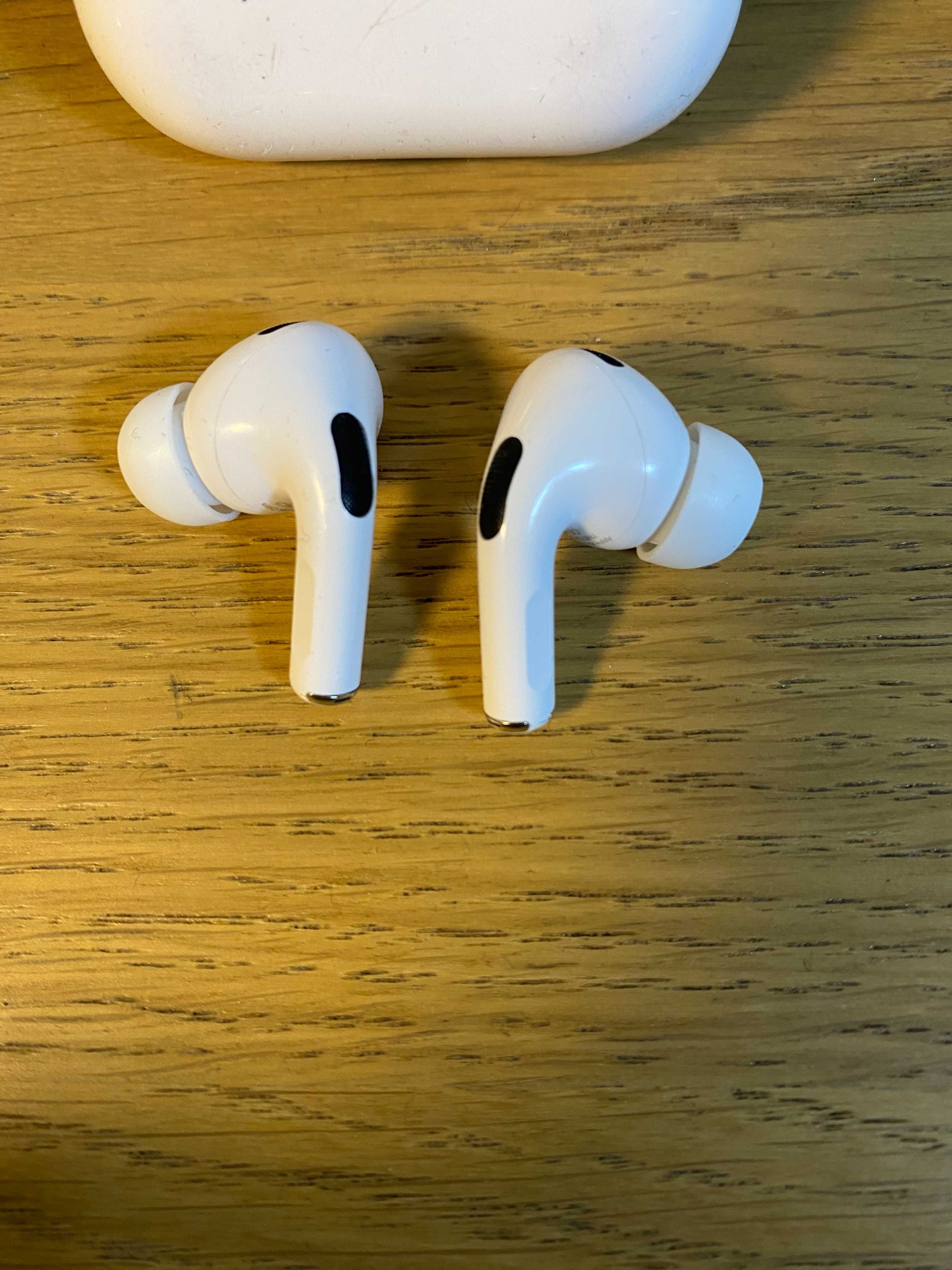 Слушалки Apple Airpods Pro (2nd Generation) - 2022