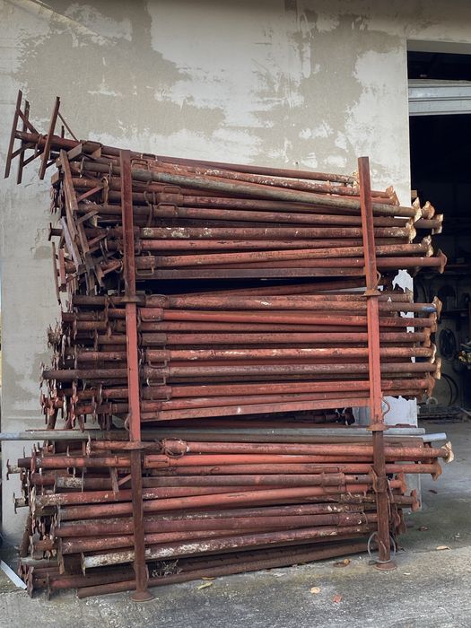 Popi metalici pentru constructii