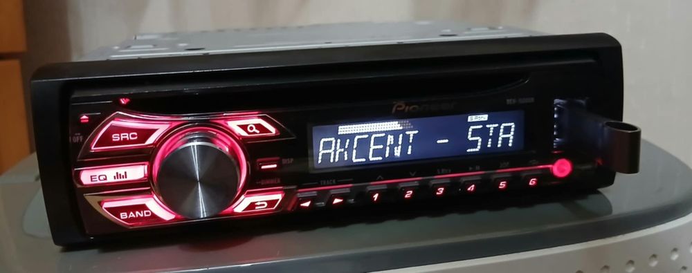 Ресийвър Pioneer CD USB Aux 4x50W