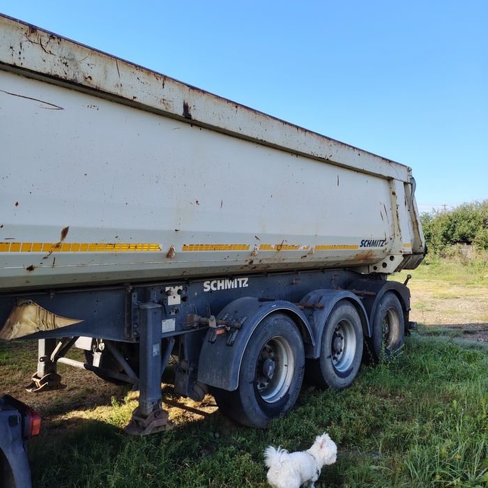 VOLVO si semiremorca Schmitz