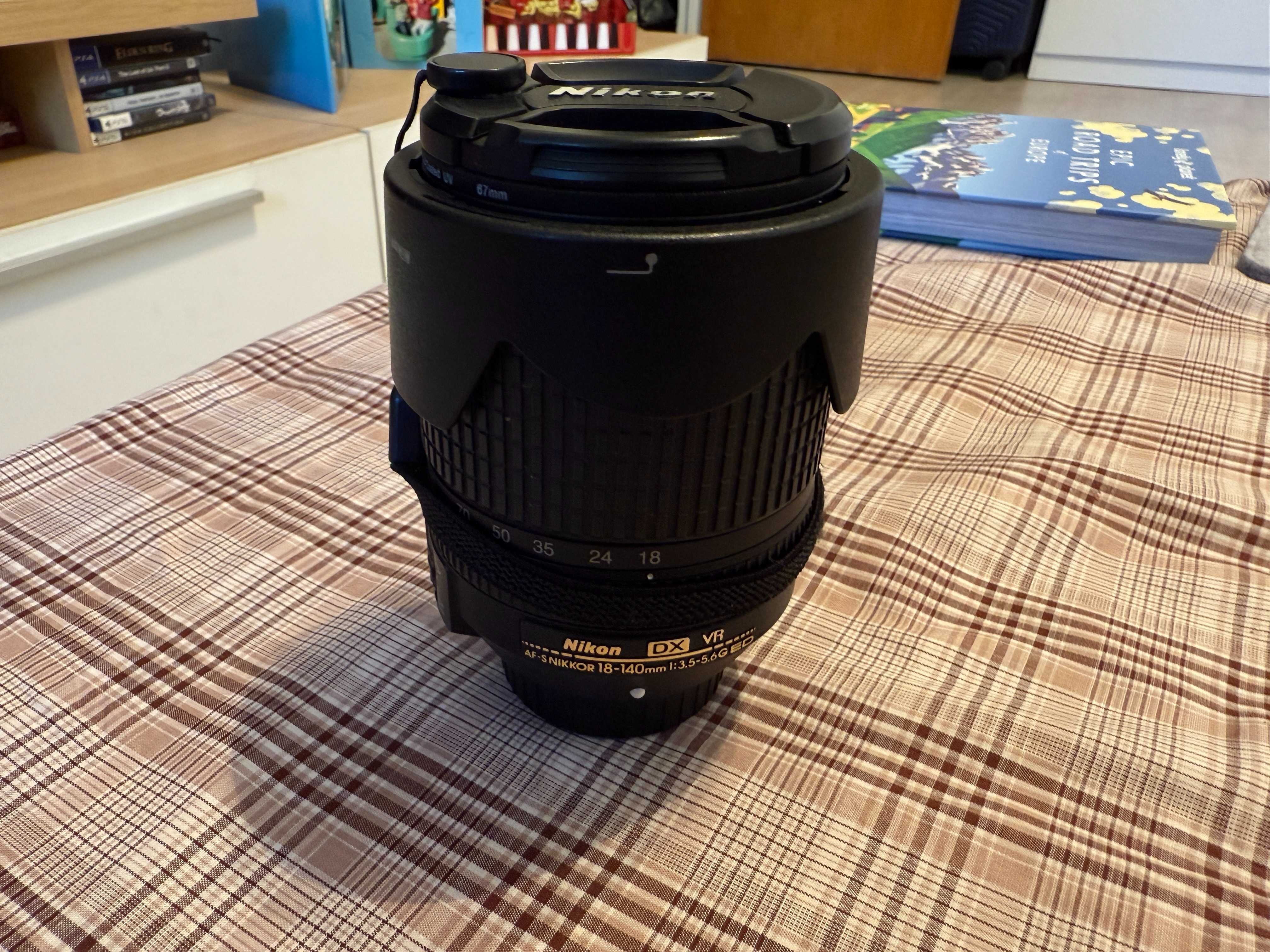 Aparat foto DSLR Nikon D7200 + Obiectiv 18-140mm + Accesorii