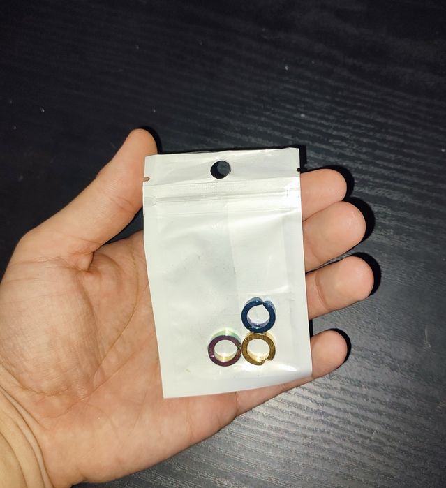 Cercei falși băieți (clips)