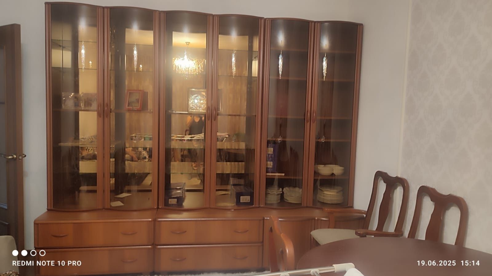 Сервант для гостевой