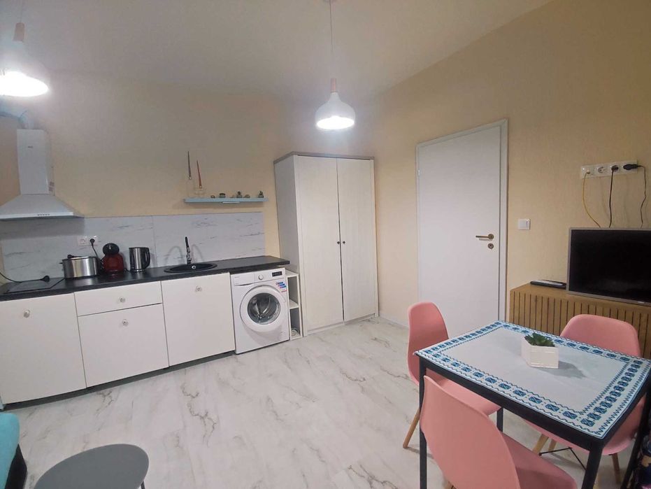 Продава се Двустаен апартамент в Варна, Център - 60 кв.м за 3650 €/кв.м - Снимка #1
