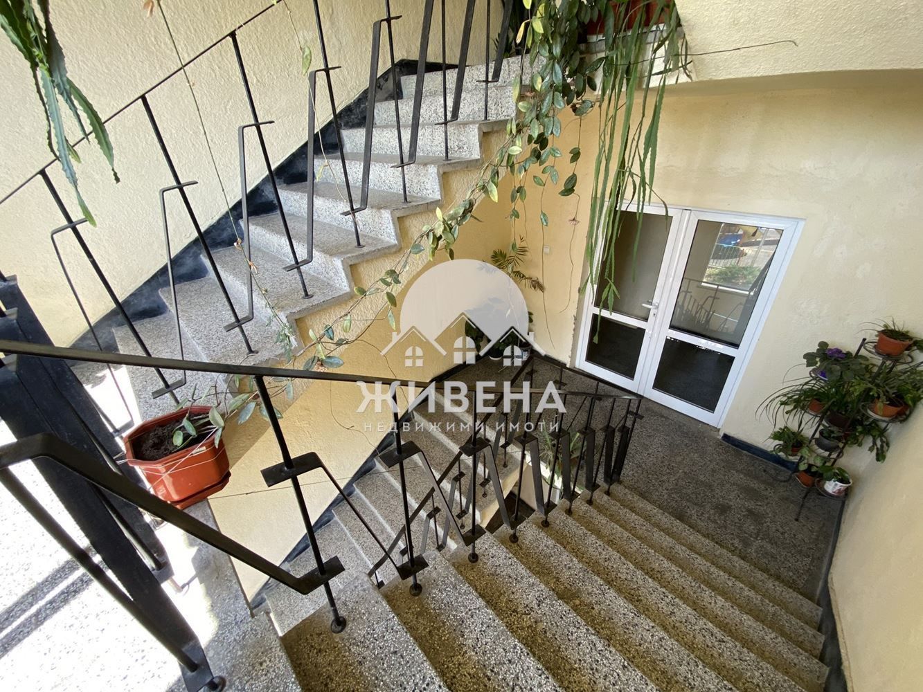 Продава боксониера / 1-стаен апартамент, кв. Изгрев, 25 кв.м