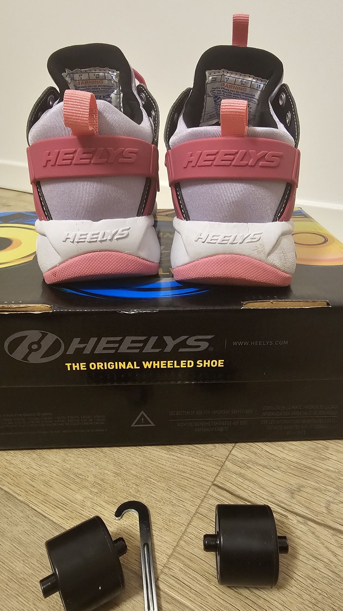 Heelys - adidasi cu roți detasabile, mărimea 34