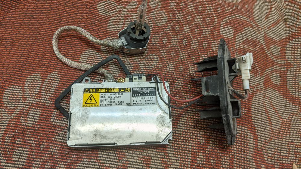 Блок розжига ксенона toyota denso