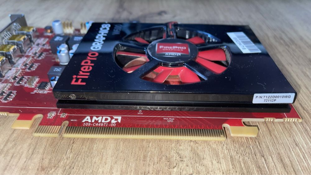 Видео карта AMD FIREPro W600