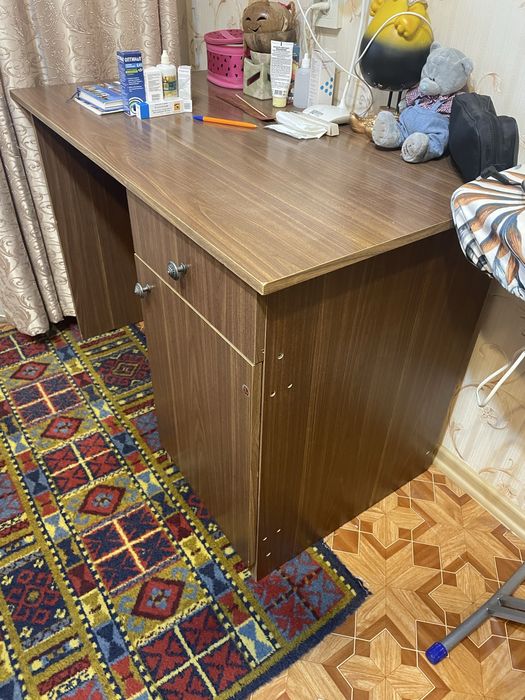 Стол письменный для школьника