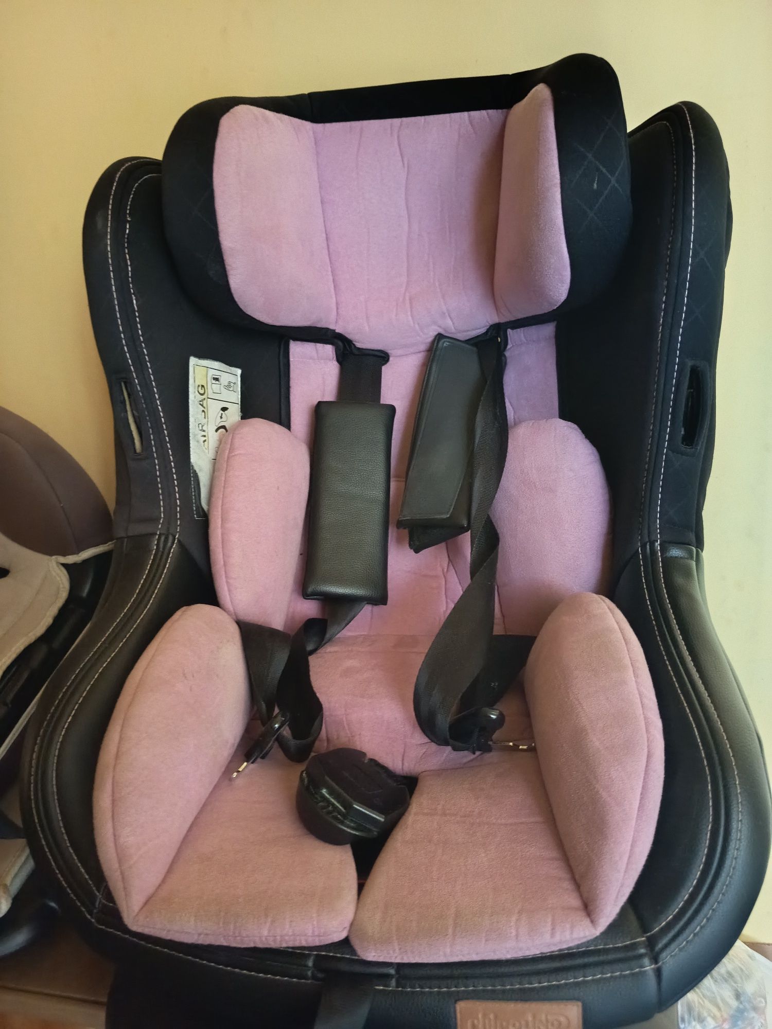 Столче за кола Chipolino ISOFIX Толедо, пепел от рози 0-18кг