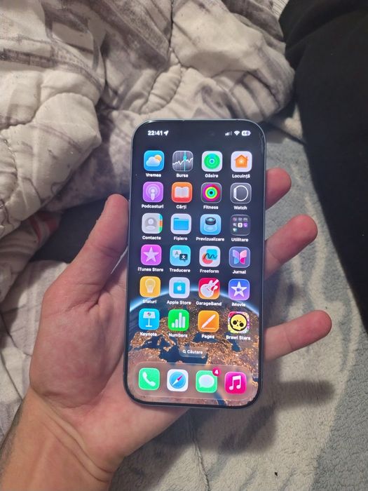 Vând iPhone 17 Blue Nou