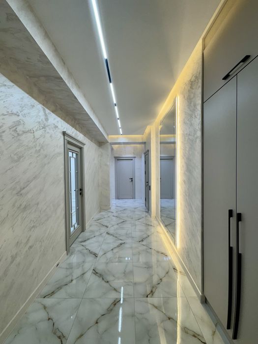 4х комнатная квартира, на 3 этаже. Вокзал.