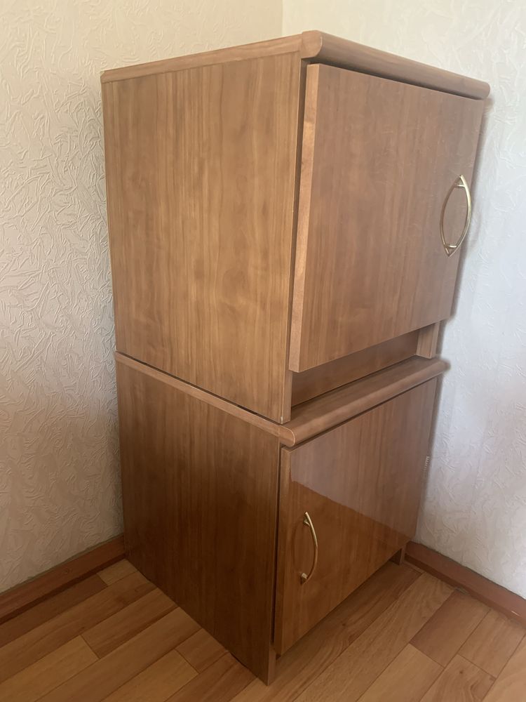 Две шатура тумбочки