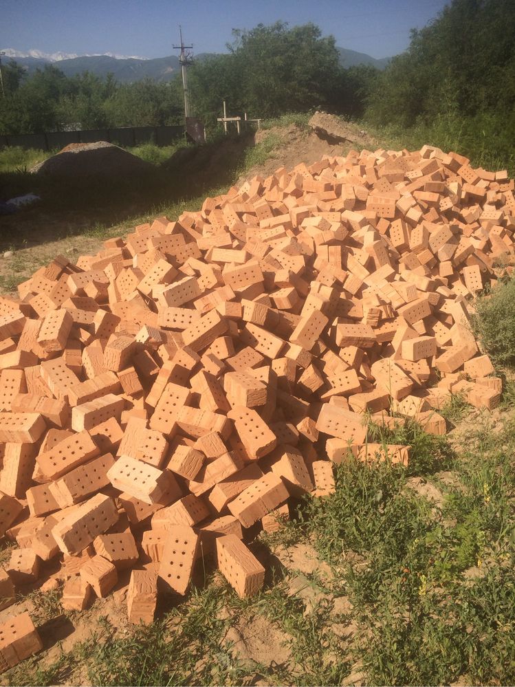 Дом в Каскелене мкрн. Алтын Ауыл, 3 уровня, 332 м2., 8 соток