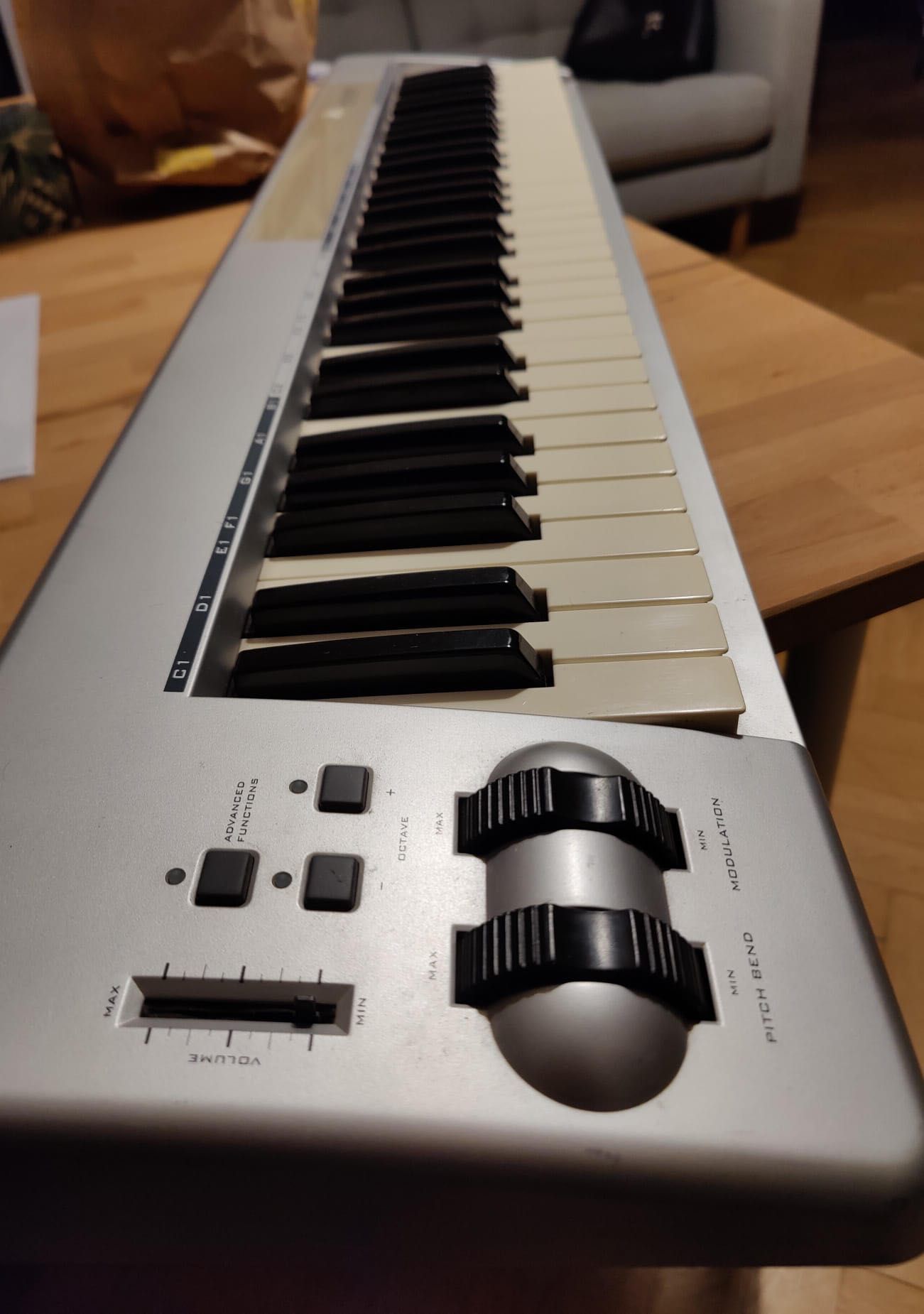 M-Audio Keystation 61es,MIDI Controller, Clapa MIDI-USB cu 61 de taste