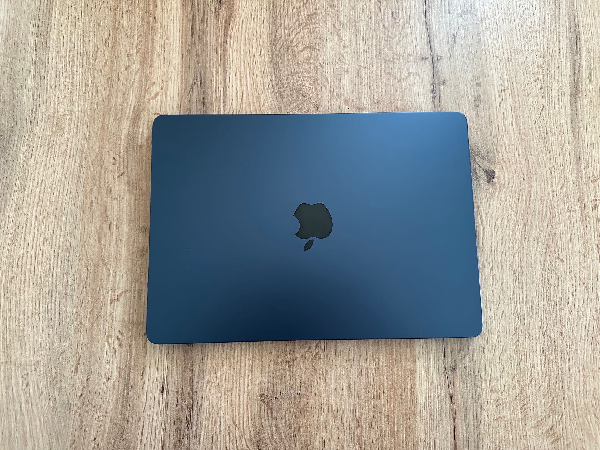 MacBook Air 13" M3 8-CPU/ 8-GPU/ 8RAM/ 256GB SSD/ГАРАНЦИЯ