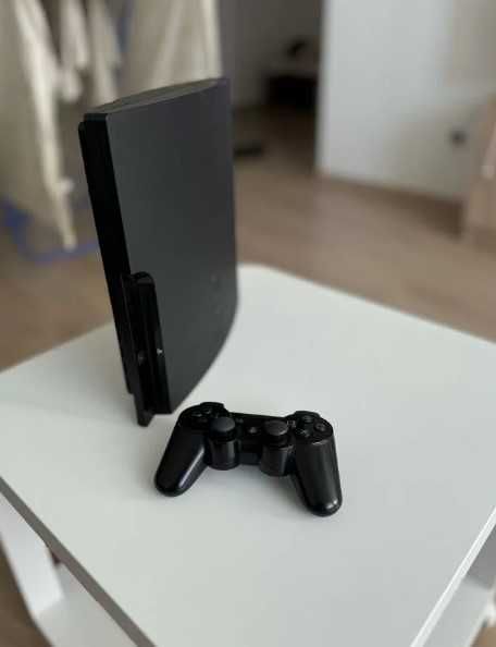 Продам прошитую PlayStation 3 Slim с играми