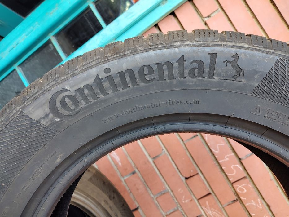 Продавам 4 зимни гуми 215/65/17 Continental