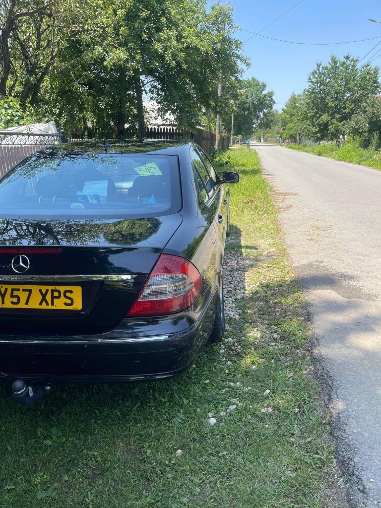 Dezmembrez mercedes e220 w211 2008