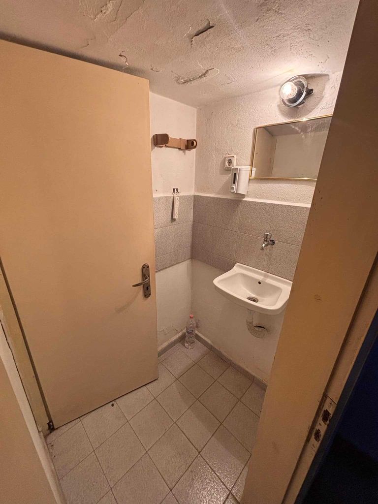 Продава се Гараж / Паркомясто в Велико Търново, Бузлуджа - 22 кв.м за 1819 €/кв.м - Снимка #10
