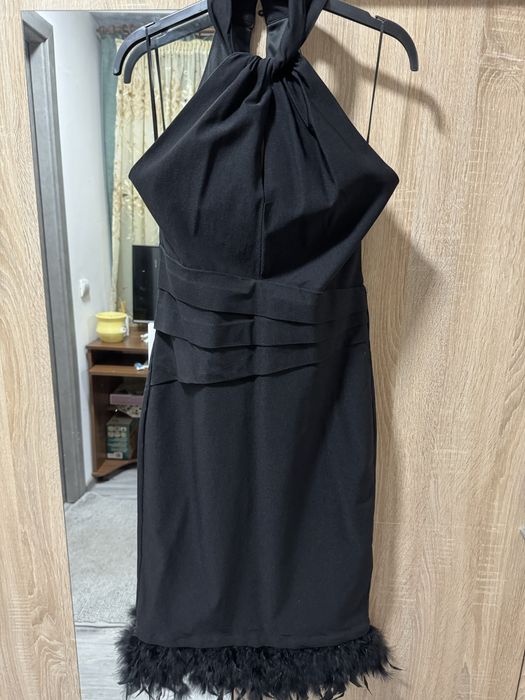 Rochita de ocazie cu pene