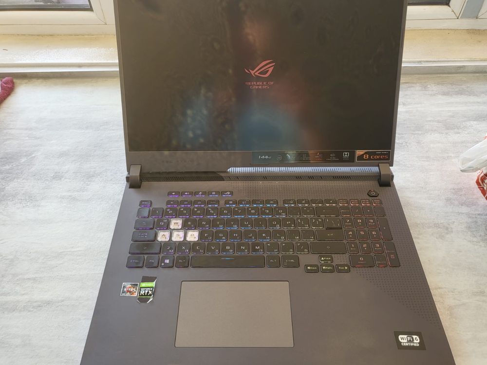 ASUS ROG в отлично състояние
